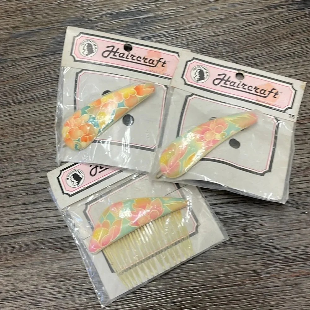 Vintage HAIRCRAFT Comb and Barrettes - Hair Clips NWT Hawaiian Print Design